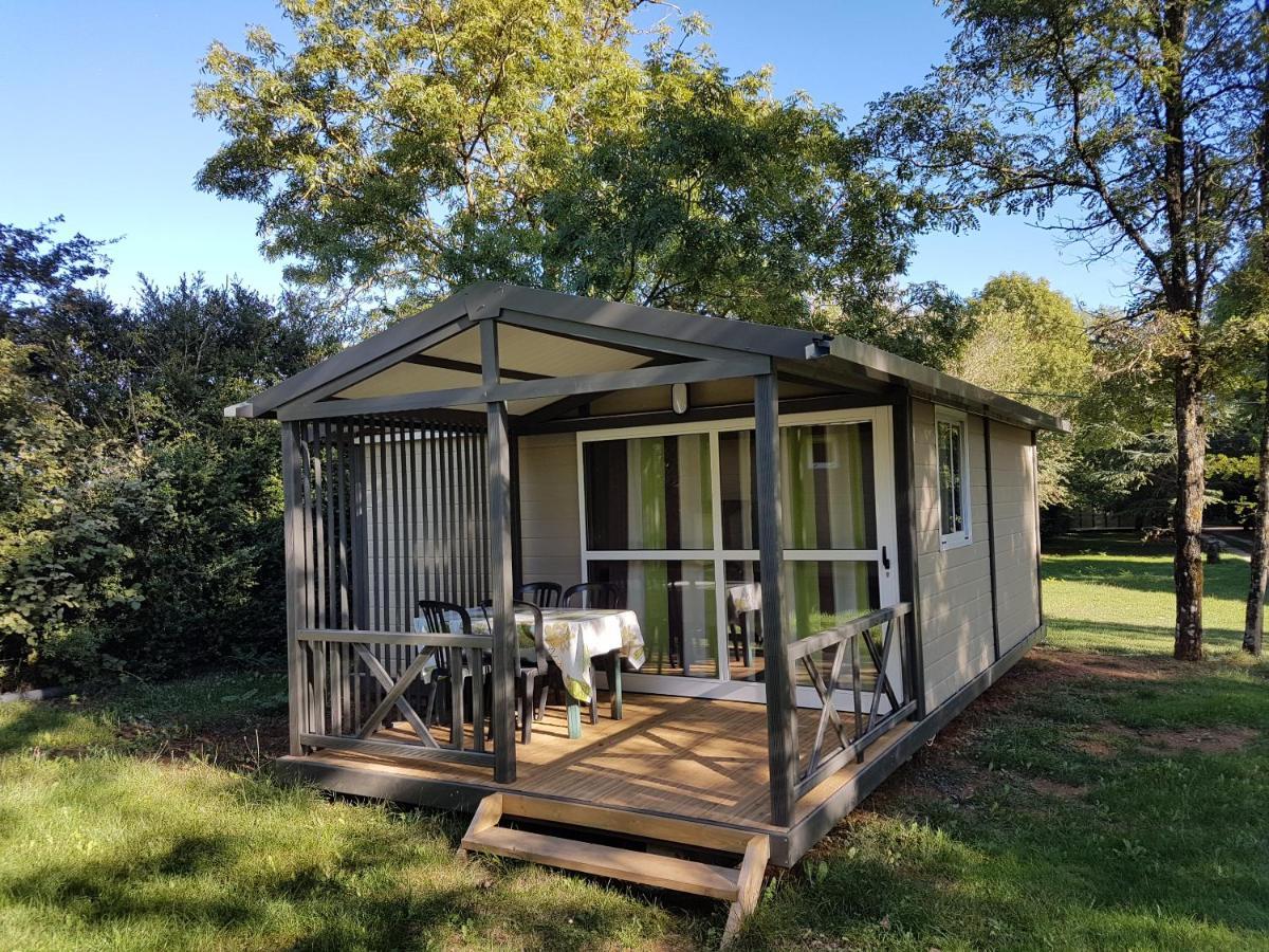 Camping Au Tour De L'Aveyron LʼHospitalet-du-Larzac Esterno foto