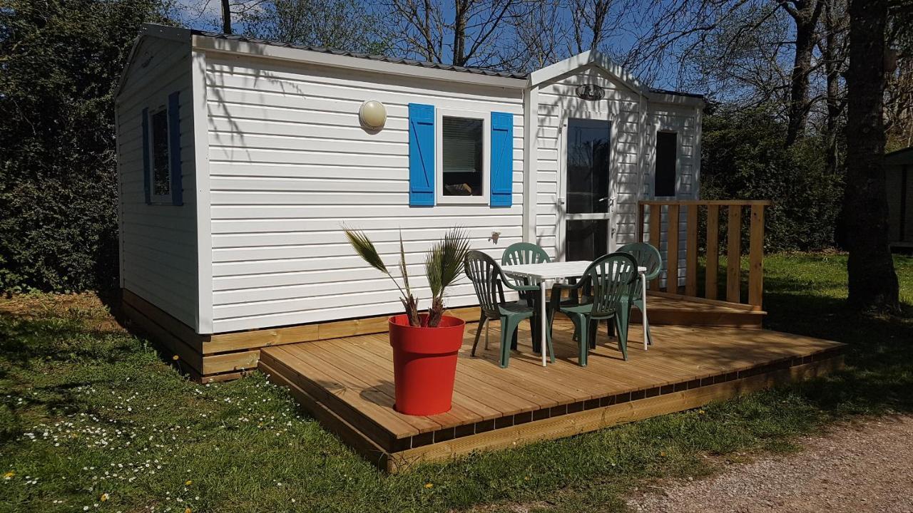 Camping Au Tour De L'Aveyron LʼHospitalet-du-Larzac Esterno foto