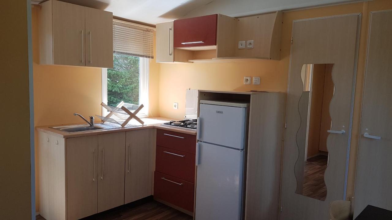 Camping Au Tour De L'Aveyron LʼHospitalet-du-Larzac Esterno foto