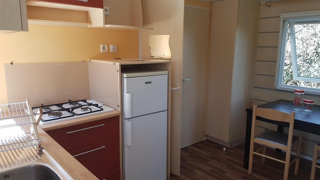 Camping Au Tour De L'Aveyron LʼHospitalet-du-Larzac Esterno foto