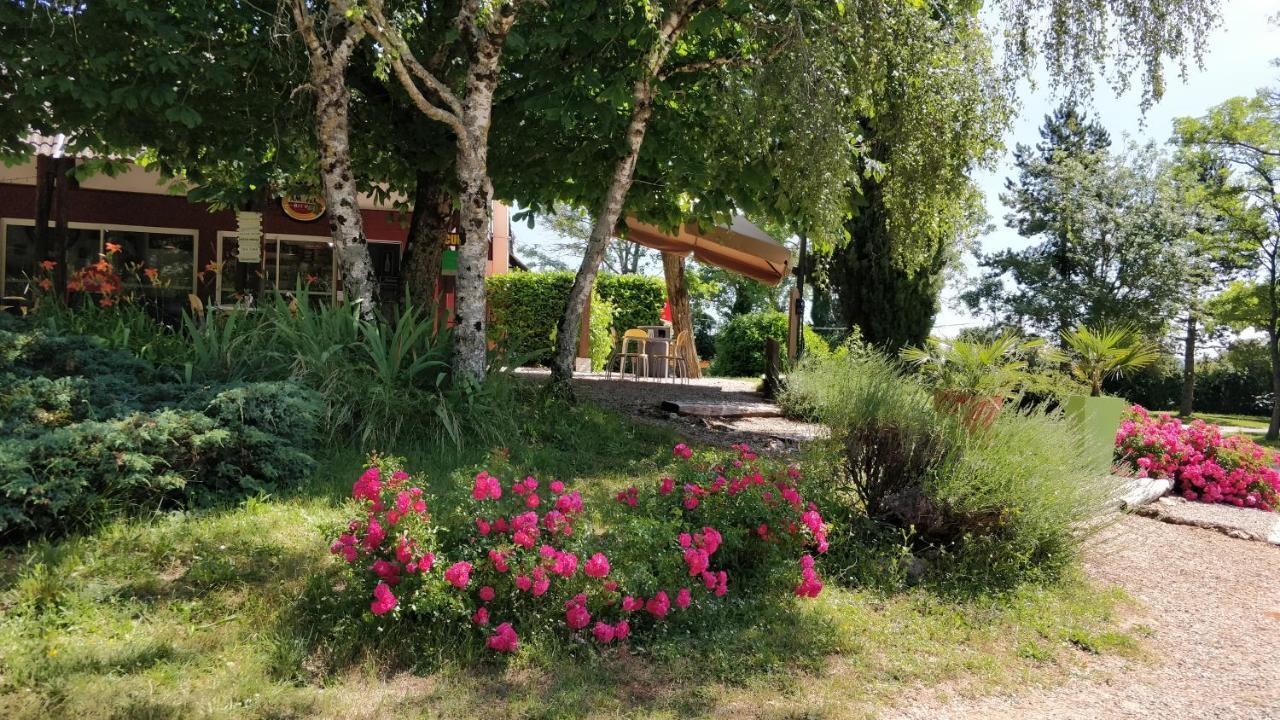 Camping Au Tour De L'Aveyron LʼHospitalet-du-Larzac Esterno foto