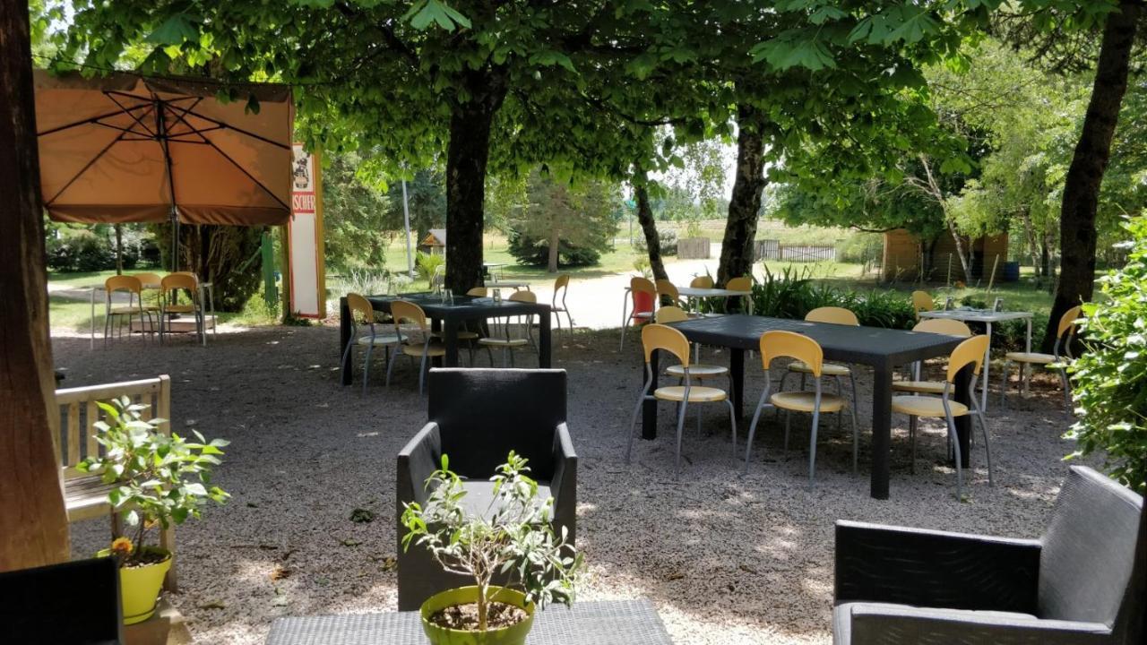 Camping Au Tour De L'Aveyron LʼHospitalet-du-Larzac Esterno foto
