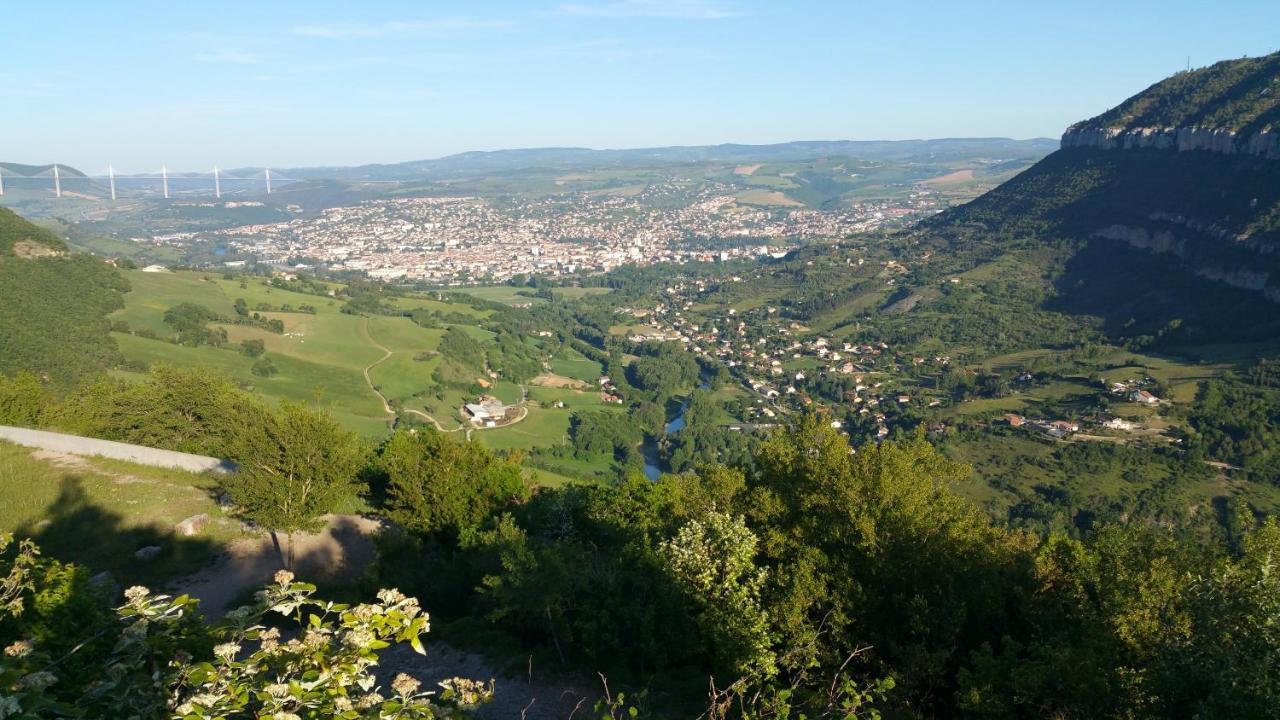 Camping Au Tour De L'Aveyron LʼHospitalet-du-Larzac Esterno foto
