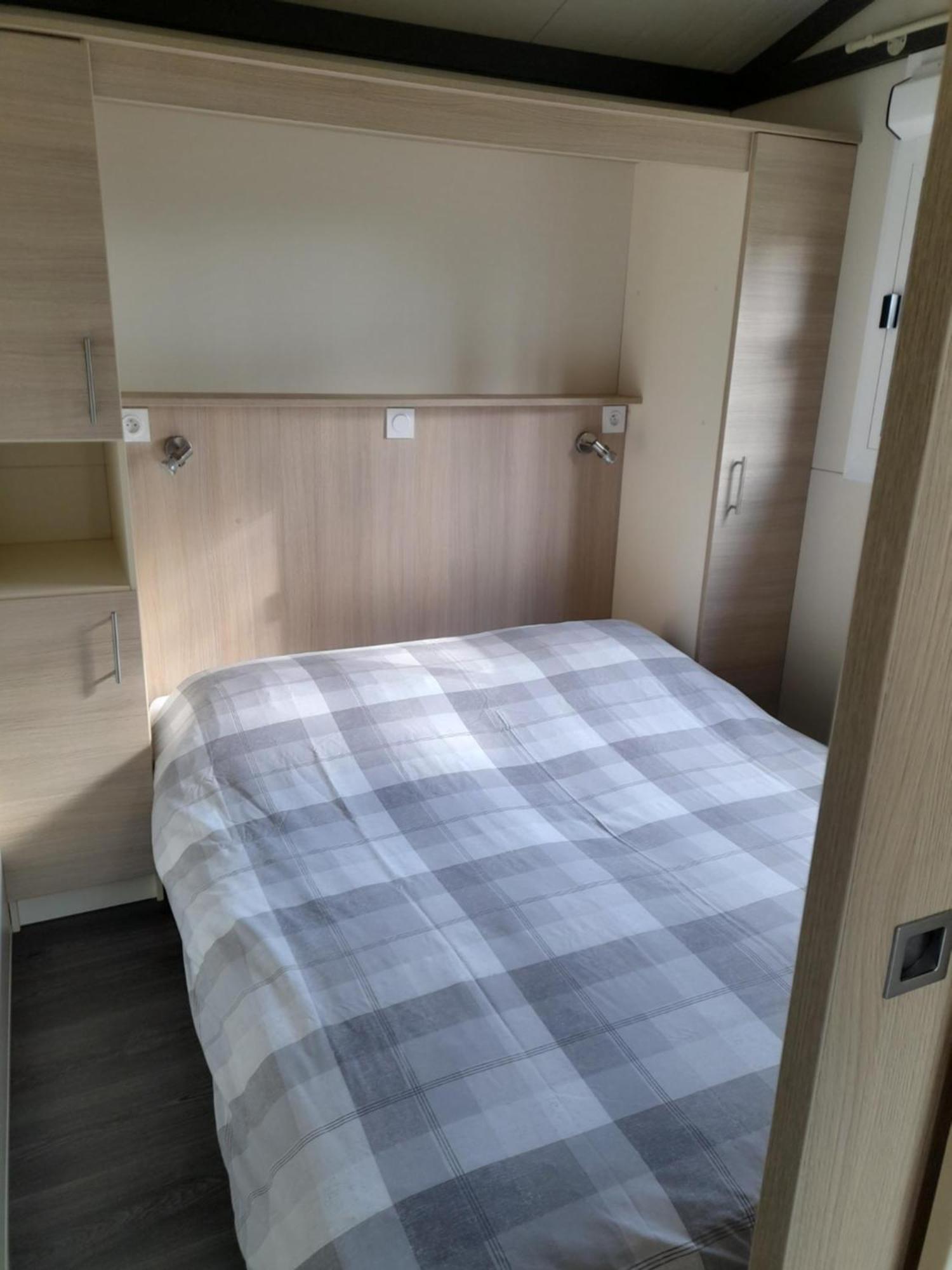 Camping Au Tour De L'Aveyron LʼHospitalet-du-Larzac Esterno foto